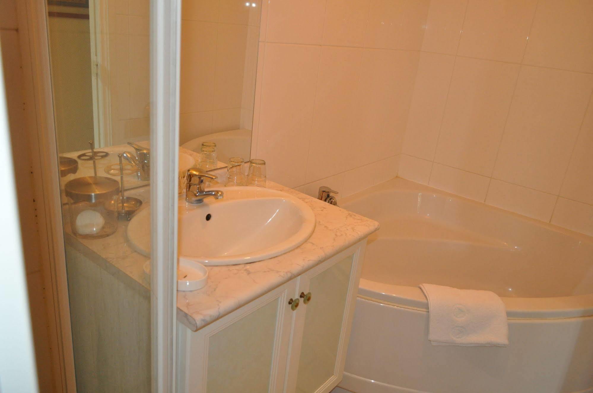Le Chateau Des Ormes Bed and Breakfast Lambersart Buitenkant foto